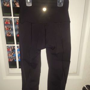 lululemon size 2, black